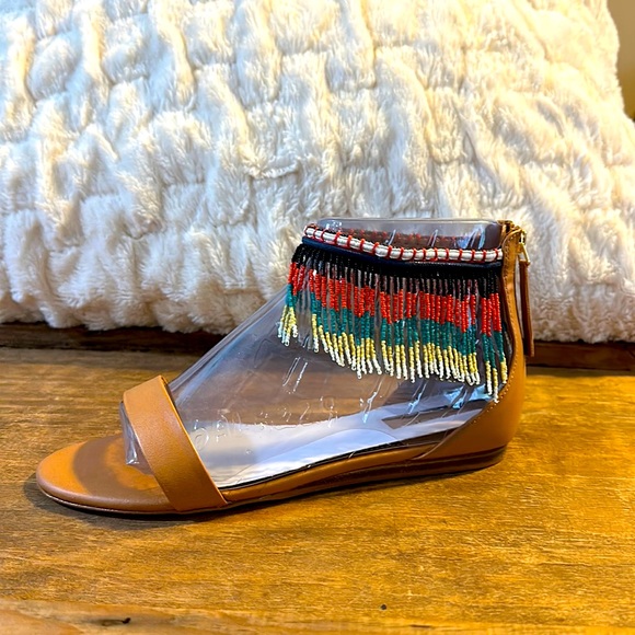 ALDO - NWT in box 📦- beaded fringe - Tan 8.5 - Picture 5 of 6